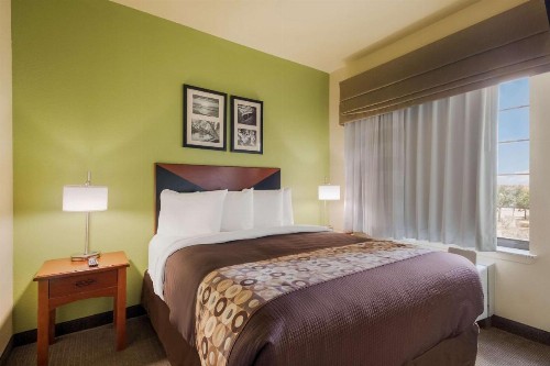 SureStay Plus Hotel by Best Western Near SeaWorld San Antonio - image 12