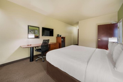 SureStay Plus Hotel by Best Western Near SeaWorld San Antonio - image 14