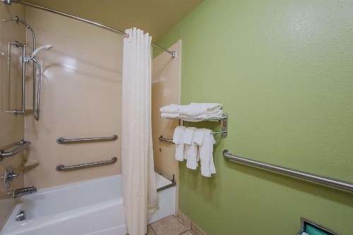 SureStay Plus Hotel by Best Western Near SeaWorld San Antonio - image 33