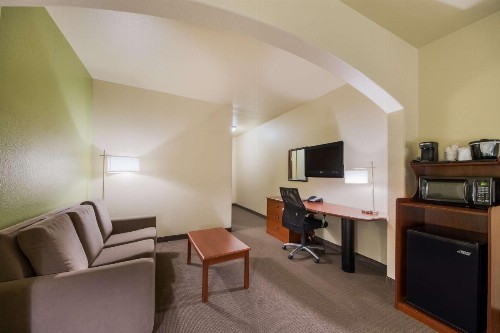 SureStay Plus Hotel by Best Western Near SeaWorld San Antonio - image 40