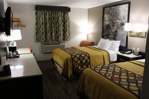 Super 8 by Wyndham San Antonio/I-35 North - image 28