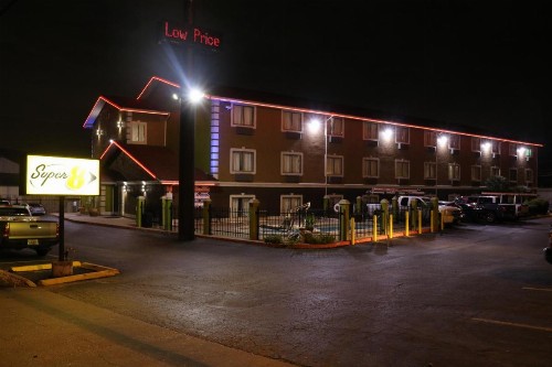 Super 8 by Wyndham San Antonio/I-35 North - image 29