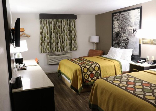 Super 8 by Wyndham San Antonio/I-35 North - image 5