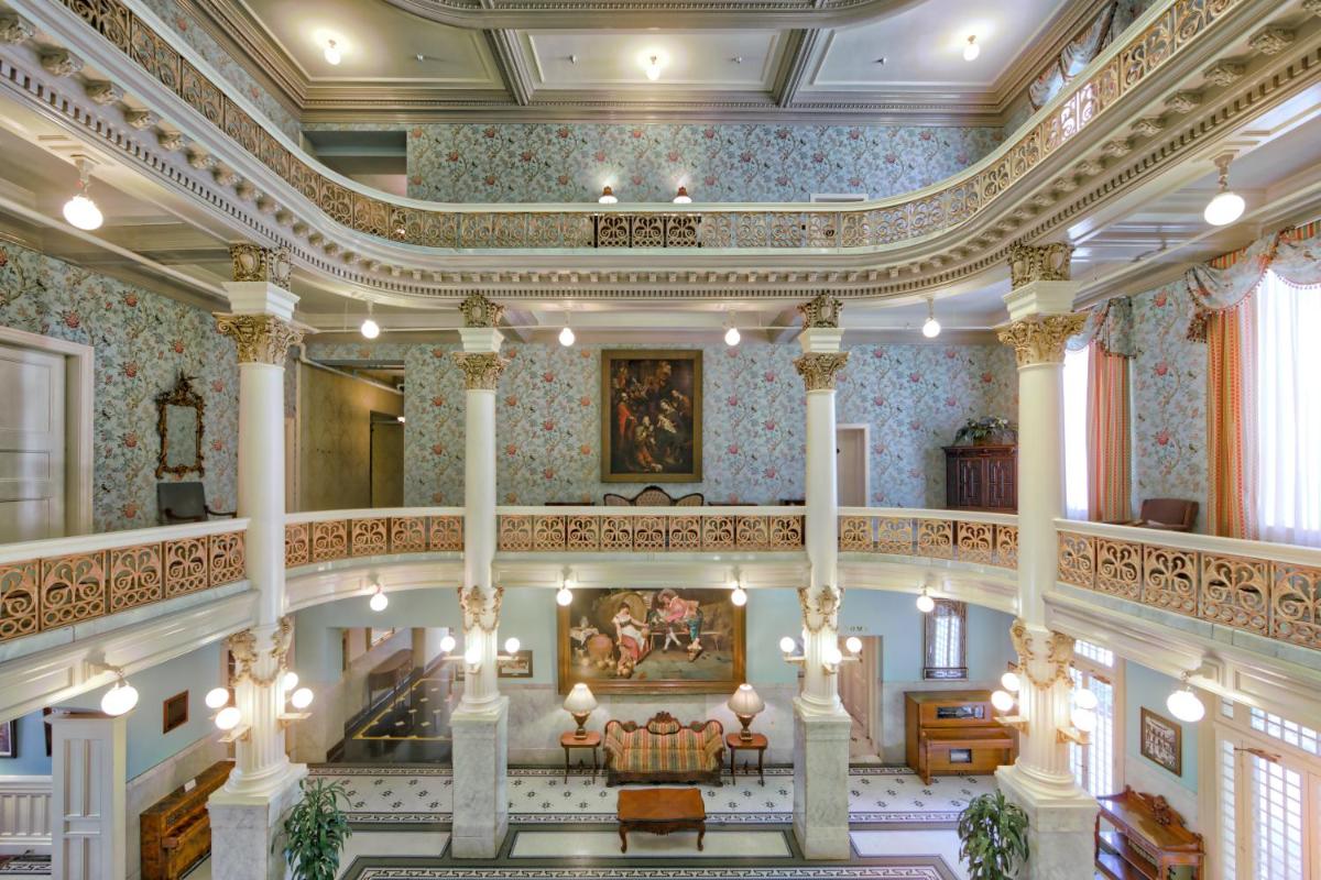 Menger Hotel - main image