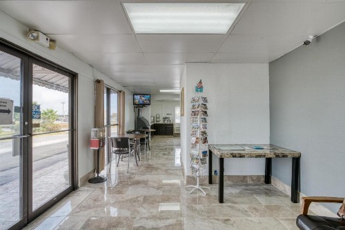 OYO Hotel San Antonio Lackland Air Force Base West - image 15
