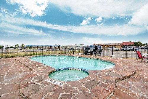 OYO Hotel San Antonio Lackland Air Force Base West - image 20