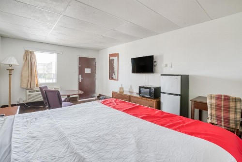 OYO Hotel San Antonio Lackland Air Force Base West - image 28
