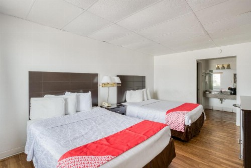 OYO Hotel San Antonio Lackland Air Force Base West - image 7