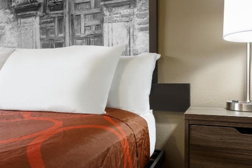 Super 8 by Wyndham San Antonio Airport North - image 24
