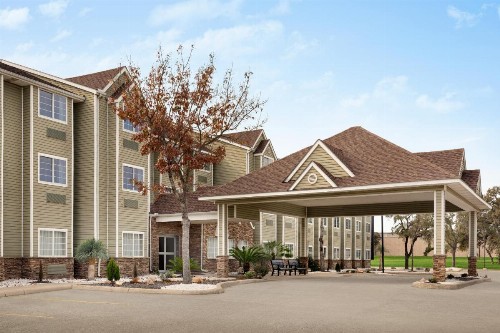 Super 8 by Wyndham San Antonio Airport North - image 8