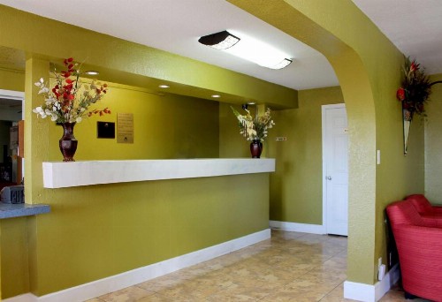 Americas Best Value Inn AT&T Center - image 3