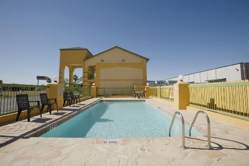 Americas Best Value Inn AT&T Center - image 8
