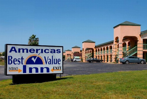 Americas Best Value Inn AT&T Center - image 9