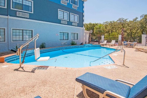 Days Inn & Suites by Wyndham San Antonio North/Stone Oak - image 15