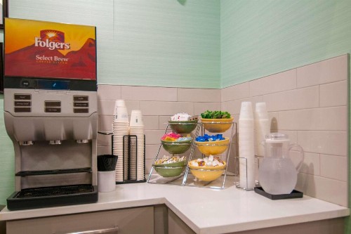Days Inn & Suites by Wyndham San Antonio North/Stone Oak - image 19