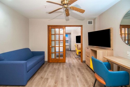 Days Inn & Suites by Wyndham San Antonio North/Stone Oak - image 22