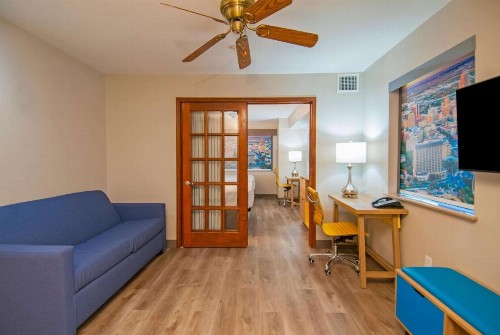 Days Inn & Suites by Wyndham San Antonio North/Stone Oak - image 24