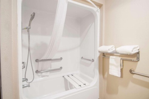 Days Inn & Suites by Wyndham San Antonio North/Stone Oak - image 34