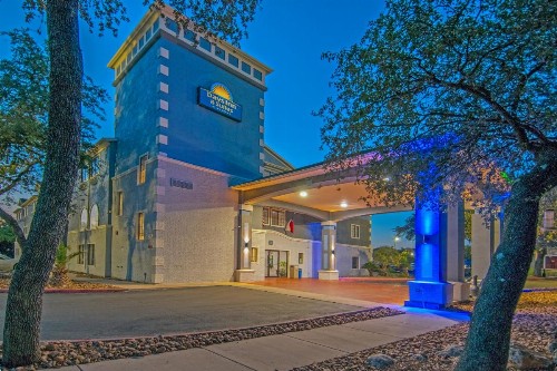 Days Inn & Suites by Wyndham San Antonio North/Stone Oak - image 47