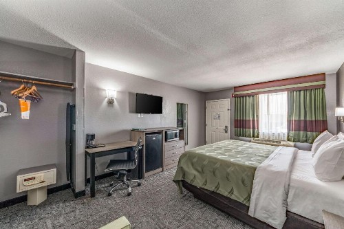 Quality Inn I-10 East near AT&T Center - image 18