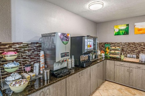 Quality Inn I-10 East near AT&T Center - image 2