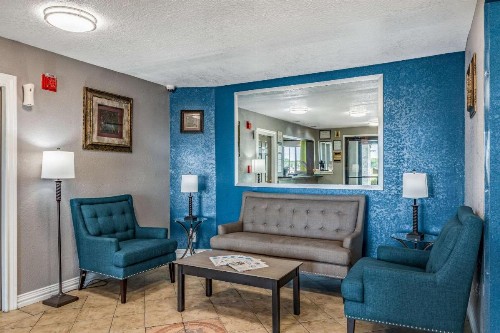 Quality Inn I-10 East near AT&T Center - image 25