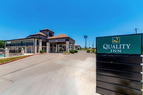 Quality Inn I-10 East near AT&T Center - image 36