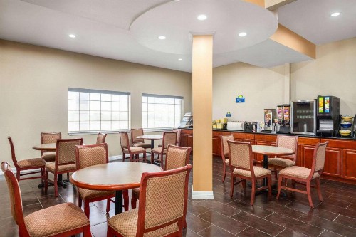 Days Inn by Wyndham San Antonio Near Fiesta Park - image 14
