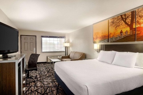 Days Inn by Wyndham San Antonio Near Fiesta Park - image 25