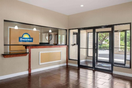 Days Inn by Wyndham San Antonio Near Fiesta Park - image 27
