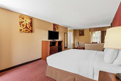 Best Western Plus Fiesta Inn - image 12