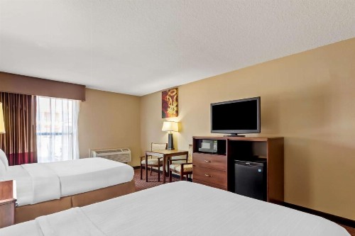 Best Western Plus Fiesta Inn - image 19
