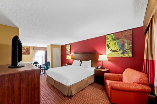 Best Western Plus Fiesta Inn - image 2