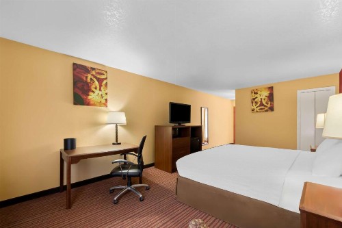 Best Western Plus Fiesta Inn - image 24
