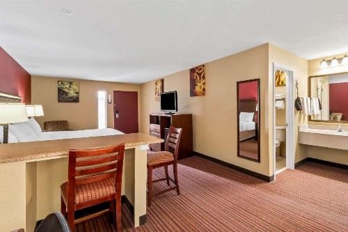 Best Western Plus Fiesta Inn - image 28