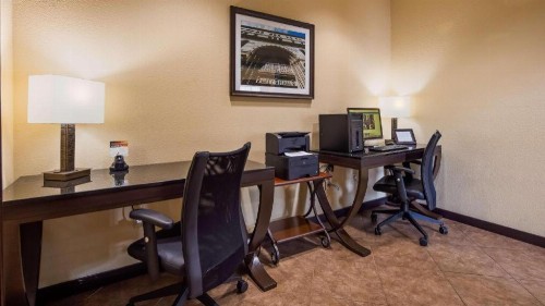 Best Western Windsor Pointe Hotel & Suites - AT&T Center - image 3