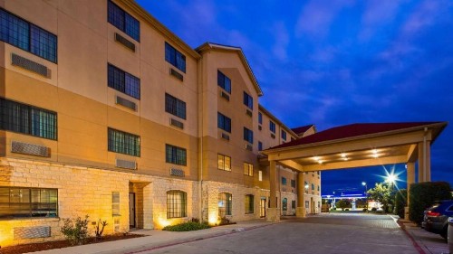 Best Western Windsor Pointe Hotel & Suites - AT&T Center - image 4