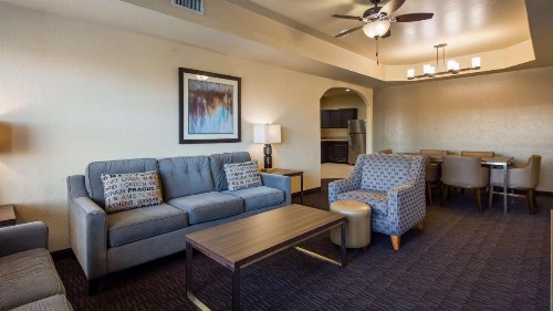 Best Western Plus Hill Country Suites - San Antonio - image 13