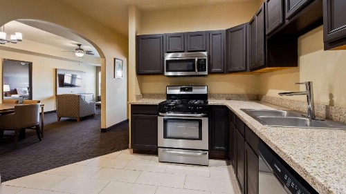 Best Western Plus Hill Country Suites - San Antonio - image 17