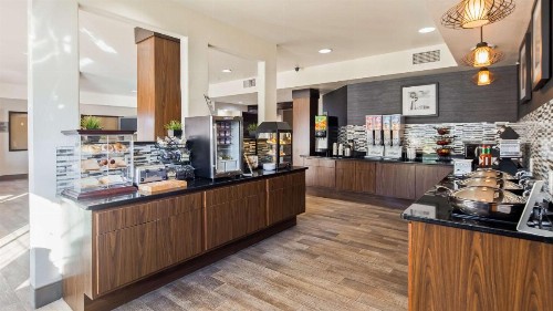 Best Western Plus Hill Country Suites - San Antonio - image 2