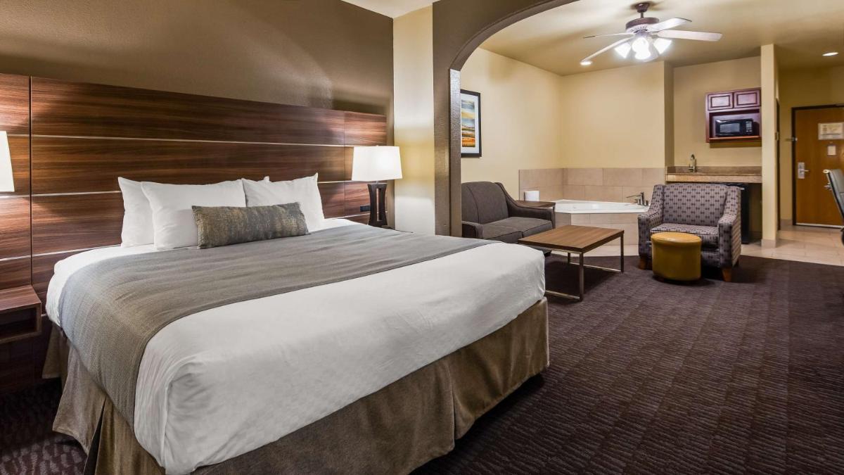 Best Western Plus Hill Country Suites - San Antonio - image 4