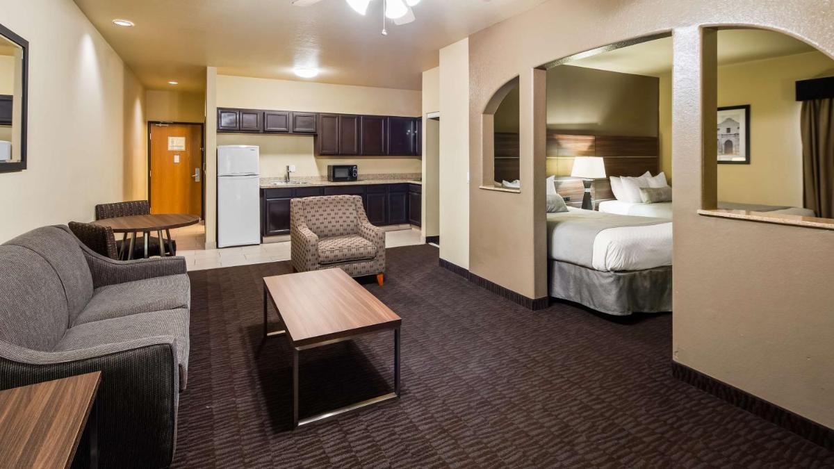 Best Western Plus Hill Country Suites - San Antonio - image 5