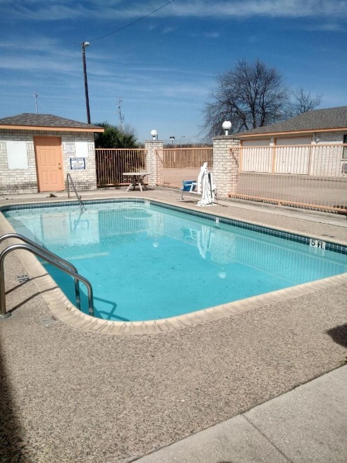 Budget Inn San Antonio Downtown I-10 East - image 3