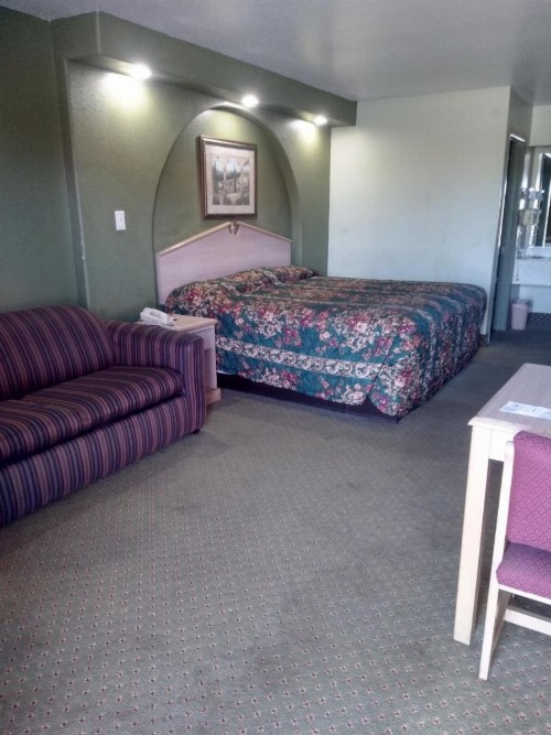 Budget Inn San Antonio Downtown I-10 East - image 6