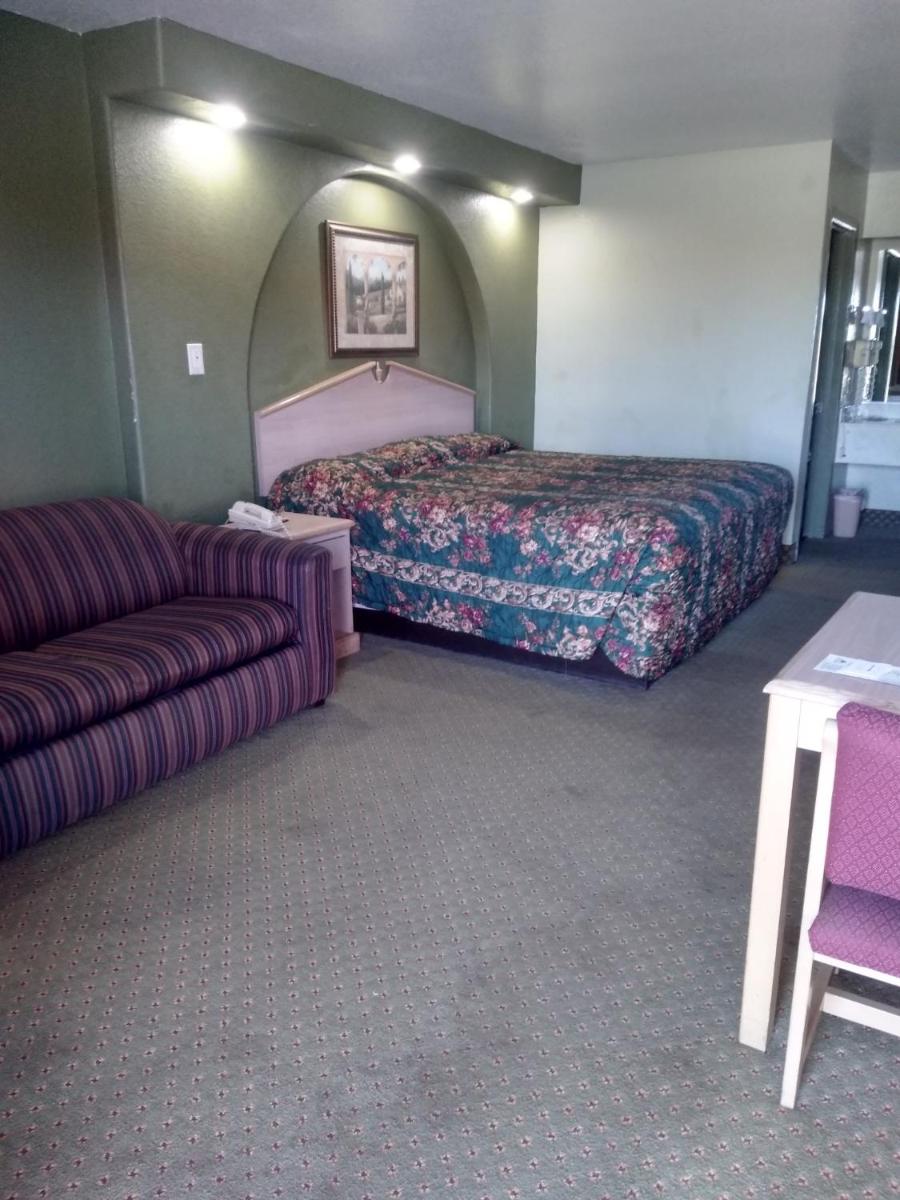 Budget Inn San Antonio Downtown I-10 East - image 6