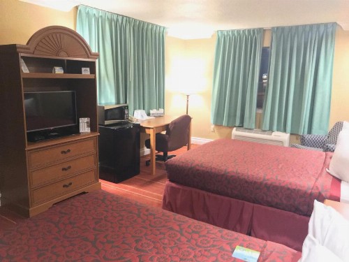 Days Inn by Wyndham San Antonio Airport - image 2