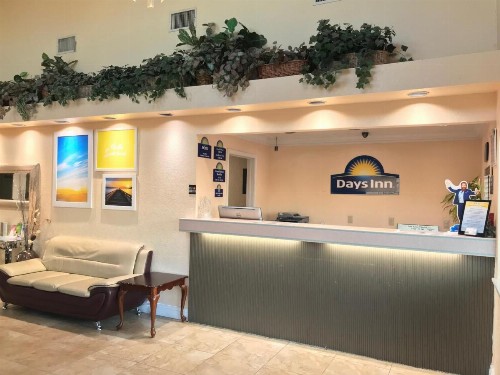Days Inn by Wyndham San Antonio Airport - image 4