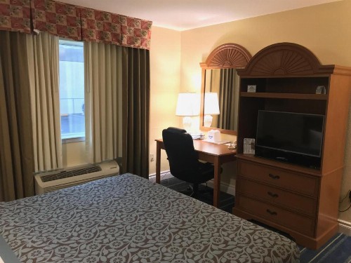 Days Inn by Wyndham San Antonio Airport - image 5