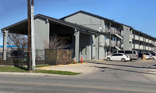 Travel Inn San Antonio - image 2
