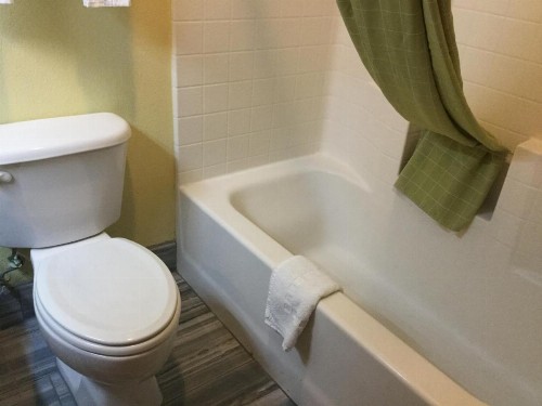 Luxury Inn and Suites Seaworld - image 17
